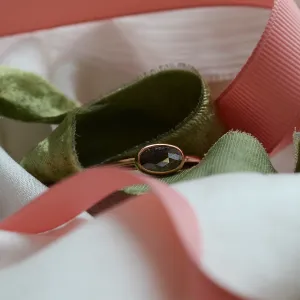 Zlatý prsten s oválným salt and pepper diamantem KARLIN Thumbnail