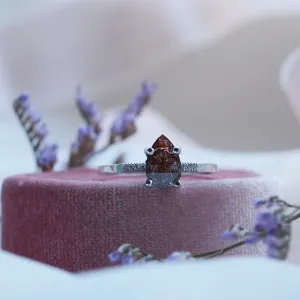 Zlatý prstýnek se salt and pepper diamantem a malými diamanty ROXANE Thumbnail