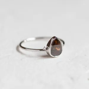 Zlatý prsten se salt and pepper diamantem a postranními diamanty KERRI Thumbnail