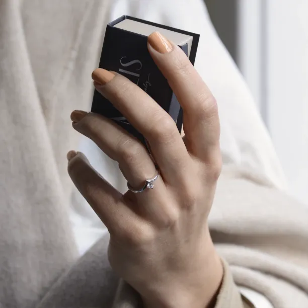 Zlatý prsten s akvamarínem AMY Image