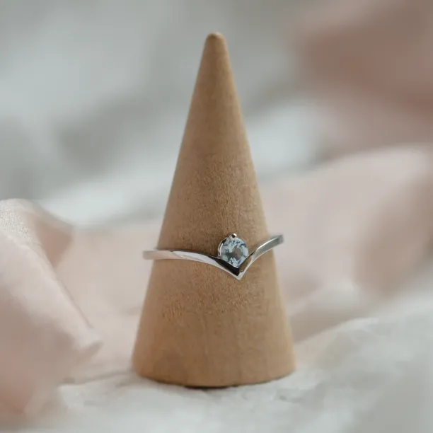 Zlatý prsten s akvamarínem AMY Image