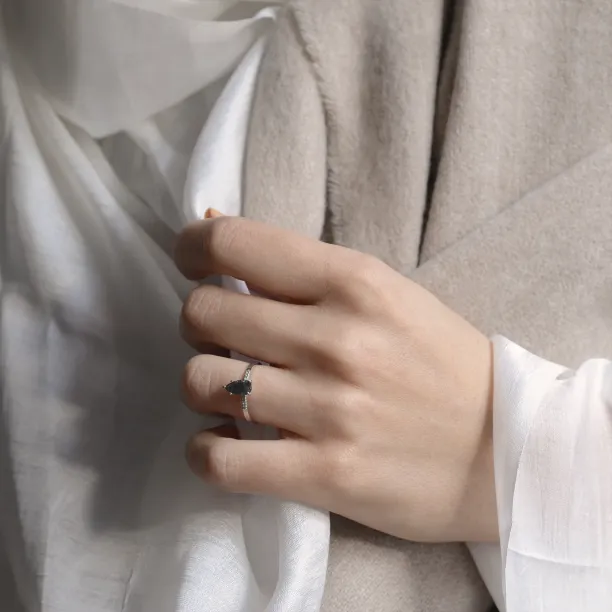 Prsten ze zlata s diamantem salt and pepper a postranními diamanty ROXANE Image