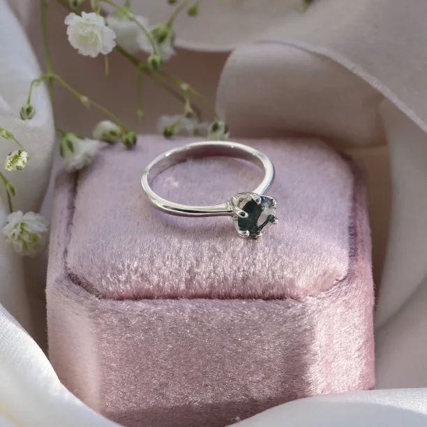 Minimalistický prsten ze zlata s mechovým achátem STAMI Image