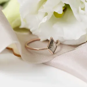 Solid gold ring with salt and pepper diamond STEW