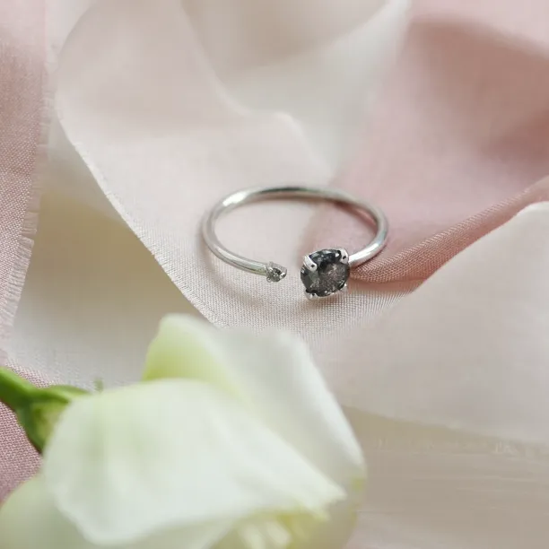 Zlatý otevřený prsten s diamantem salt and pepper BETY Image