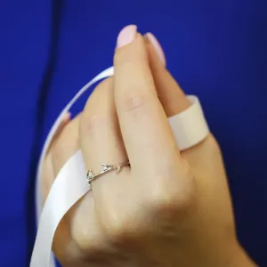 Minimalistický zlatý prsten s diamanty OWE Thumbnail