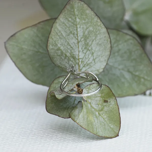 Minimalistický zlatý prsten s diamanty DOFA Image