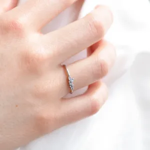 Zlatý minimalistický prstýnek s diamanty CLUSTER Thumbnail