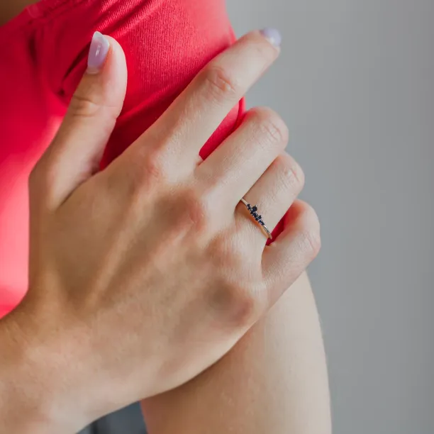 Zlatý minimalistický prsten se safíry CLUSTER Image