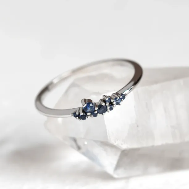 Zlatý minimalistický prsten se safíry CLUSTER Image