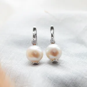 Essential pearl earrings KLANI Thumbnail