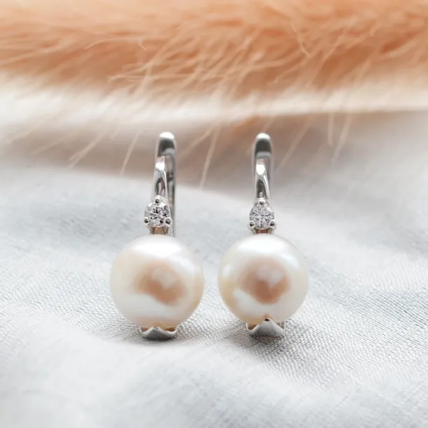 Essential pearl earrings KLANI Image