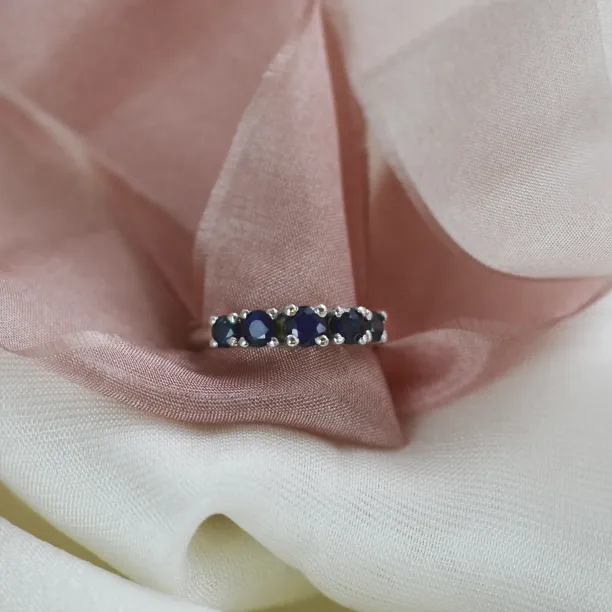 Zlatý prsten osazený safíry NIKKI Image