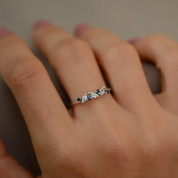 Zlatý prsten se safíry a diamanty  VALLY Image