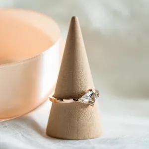 Zlatý prsten s kite moissanitem CAMERON Thumbnail