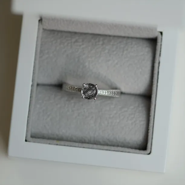 Zlatý prsten s rutil quartzem ve viktoriánském stylu STAI Image