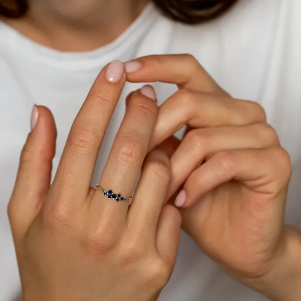 Zlatý cluster prsten se safíry CLARA Image