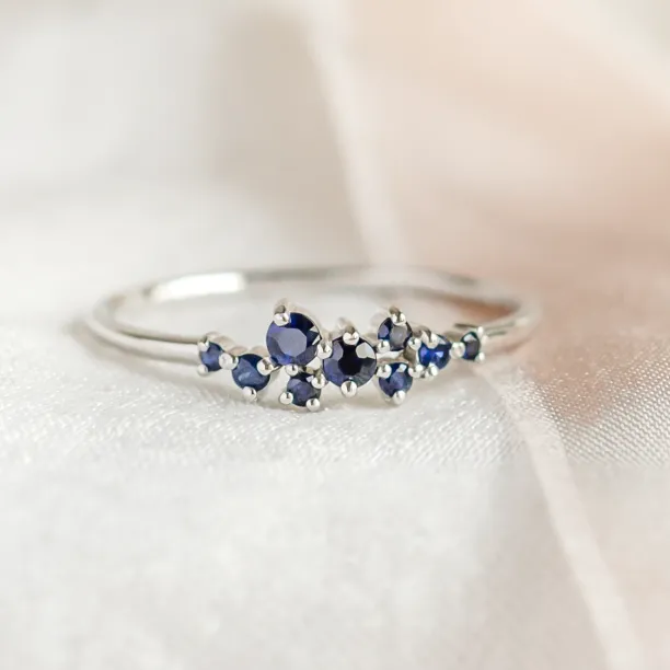 Zlatý cluster prsten se safíry CLARA Image