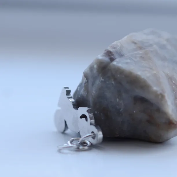 Stříbrná pánská klíčenka s gravírem SERI Image