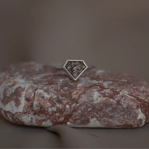 Zlatý minimalistický prsten s rutil quartzem ALMONTE Image