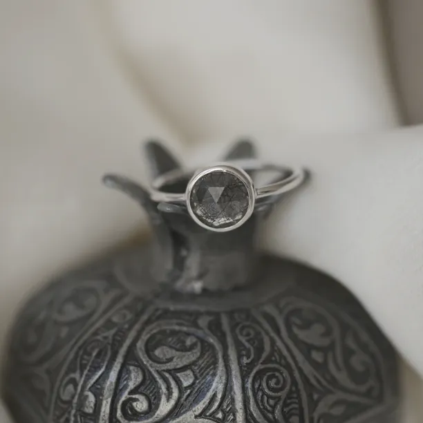 Zlatý minimalistický prsten s rutil quartzem GRANADA Image