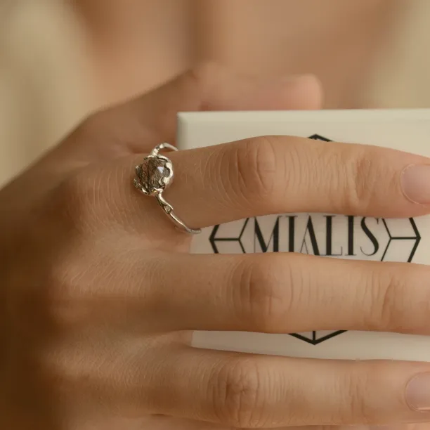 Zlatý minimalistický prsten s rutil quartzem a diamanty HELLIN Image