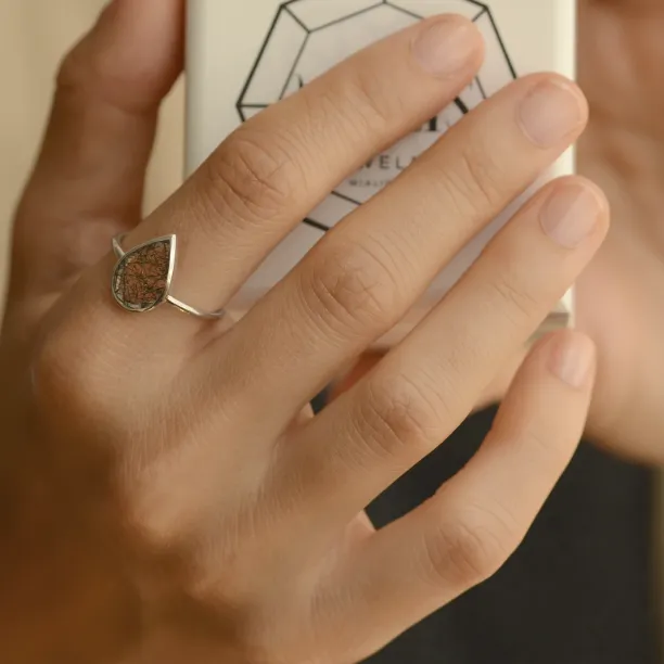 Zlatý minimalistický prsten s rutil quartzem UBEDA Image