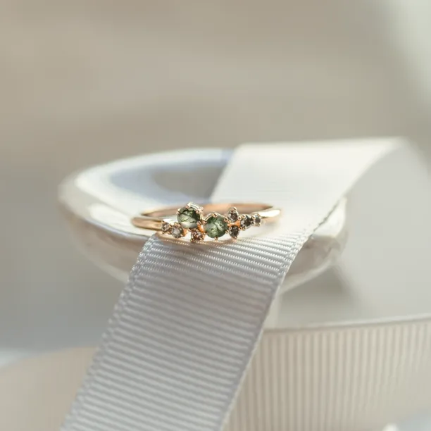 Cluster prsten s mechovými acháty a salt and pepper diamanty EVE Image