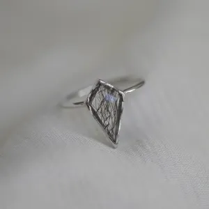 Zlatý minimalistický prsten s rutil quartzem BUNO Thumbnail