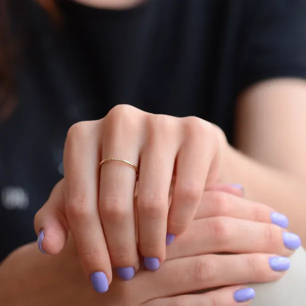 Zlatý minimalistický prsten s diamanty salt and pepper OLU Image