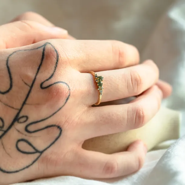 Cluster prsten s mechovými acháty a salt and pepper diamanty EVE Image