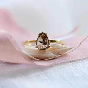 Zlatý prsten s diamantem salt and pepper ve tvaru kapky BERTA Thumbnail