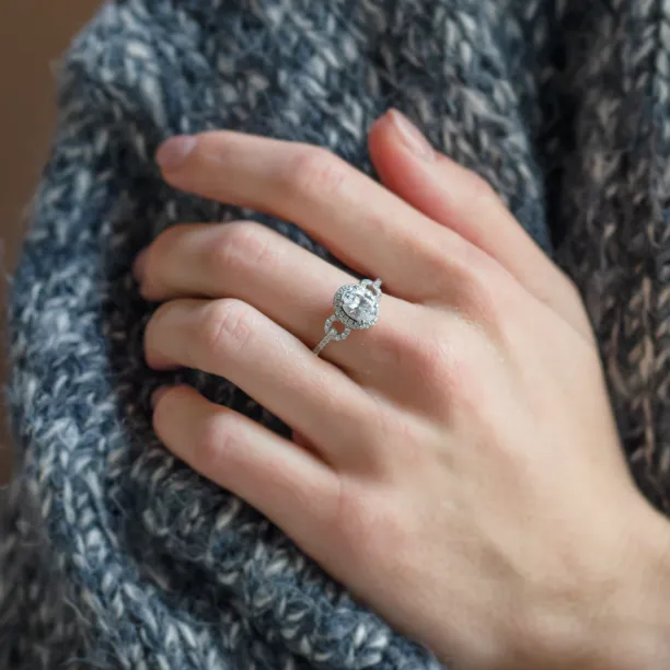Luxury engagement ring with moissanites MERYL  Image