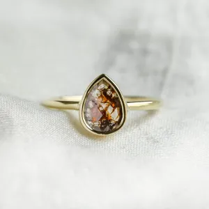 XENIA gold ring with salt and pepper diamond