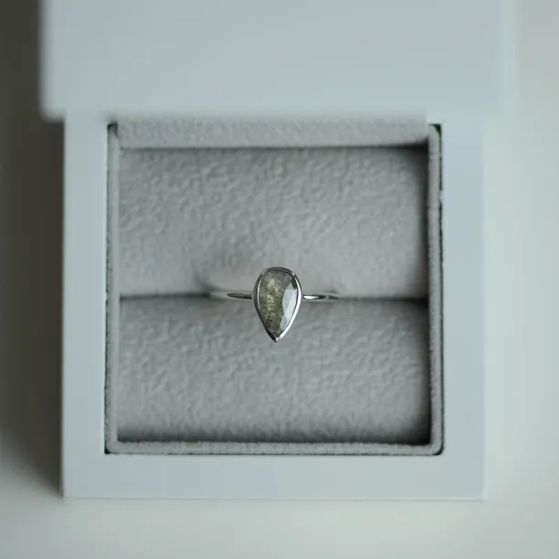 Zásnubní prsten ze zlata s diamantem salt and pepper ARDALES Image