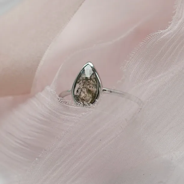 Zásnubní prsten ze zlata s diamantem salt and pepper ARDALES Image