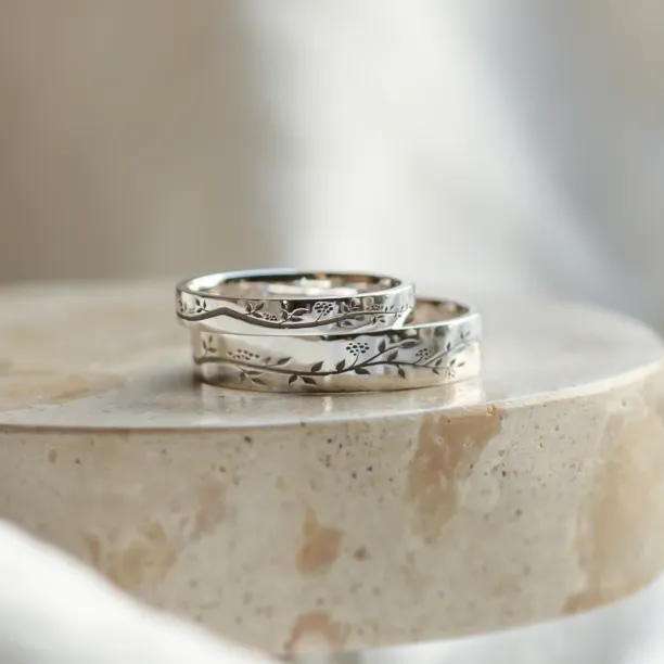 Zlaté prsteny s květinovým motivem MIKA Image