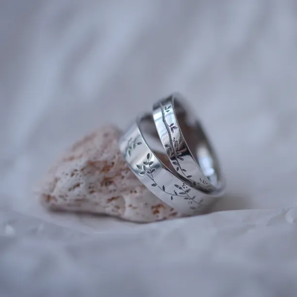 Zlaté prsteny s květinovým motivem MIKA Image