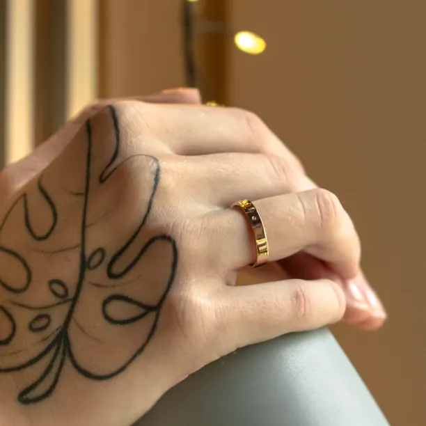 Snubní prsteny ze zlata s rytinou stromů FORI Image