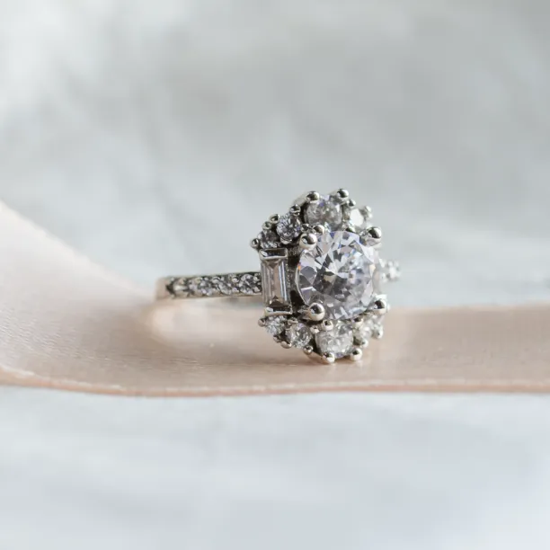 Luxury engagement ring with moissanites SHINY Image