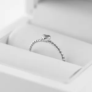 Minimalistický prsten se srdcem ze zlata LUSI Thumbnail