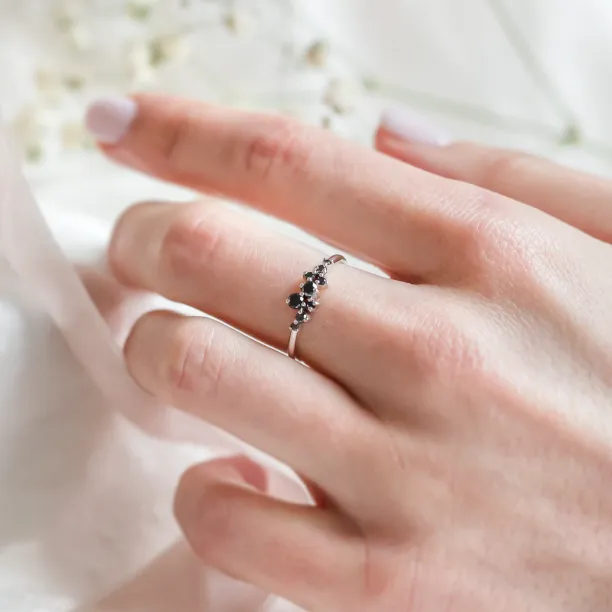 Zlatý prsten s černými diamanty CLARA Image