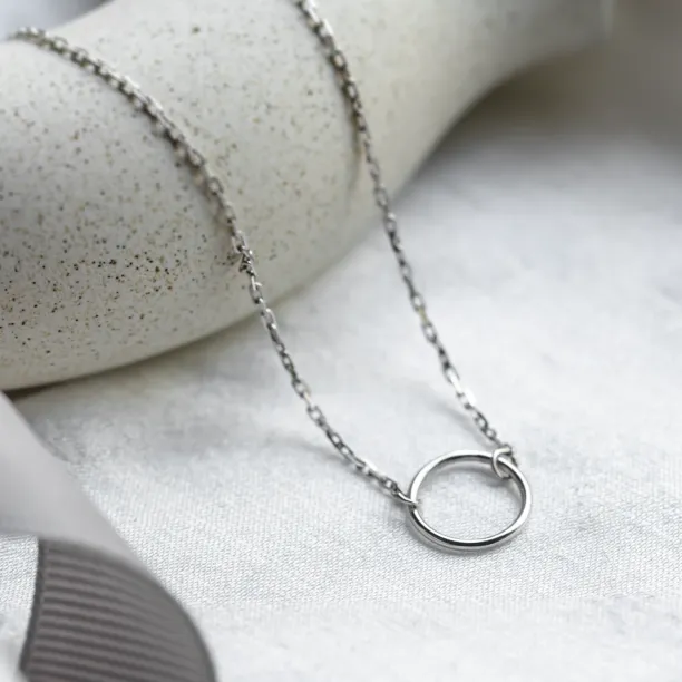 Minimalistický zlatý náramek s kruhem KARME Image