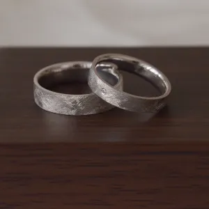 Snubní prsteny ze zlata s matným povrchem a diamantem TOFA Thumbnail