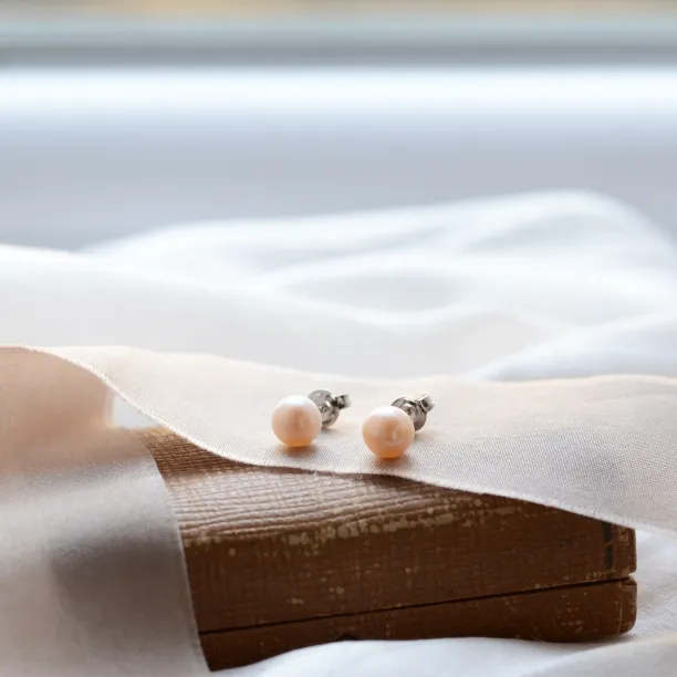 Napichovací náušnice s broskovými perlami QIANA Image