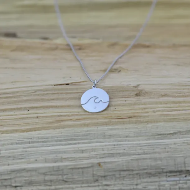 Zlatý přívěsek s diamantem SURF Image