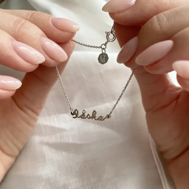 Zlatý náramek s diamantem a nápisem Láska TRISH Image