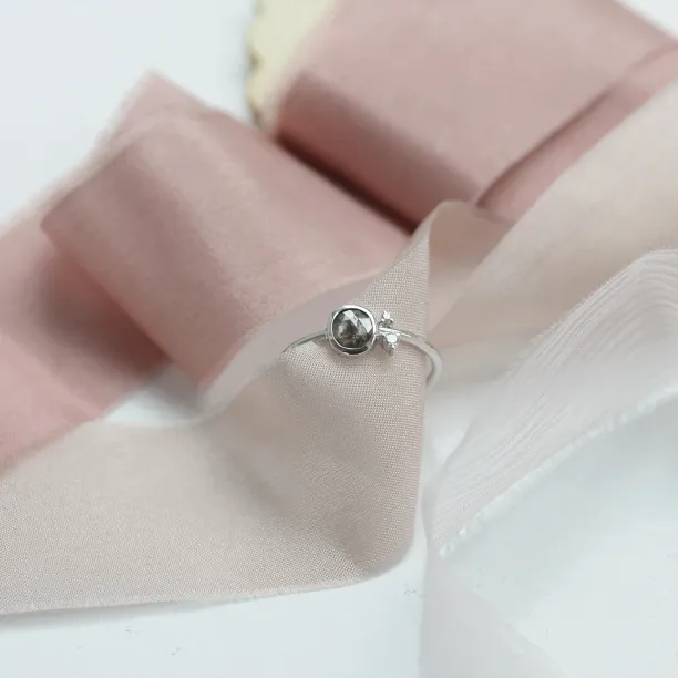 Zlatý prsten s diamantem salt and pepper MELISSA Image