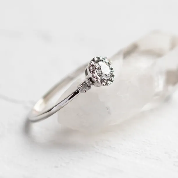 Netradiční zásnubní prsten s diamanty CARLITA Image