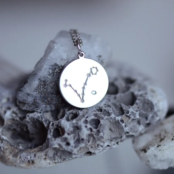Stříbrný přívěsek se souhvězdím zvěrokruhu a diamantem ZODIAC Image